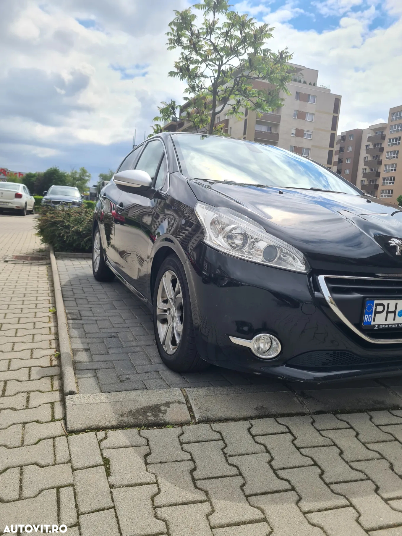 Peugeot 208 1.6 e-HDi FAP STT Allure - 3