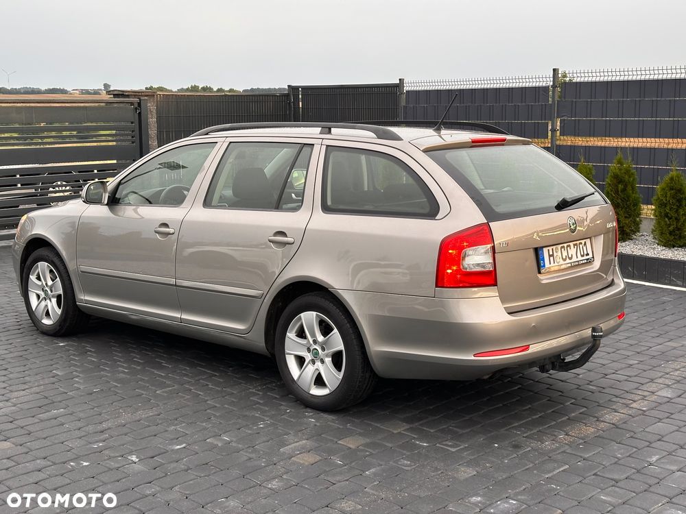 Skoda Octavia 2.0 TDI DPF Ambiente - 12