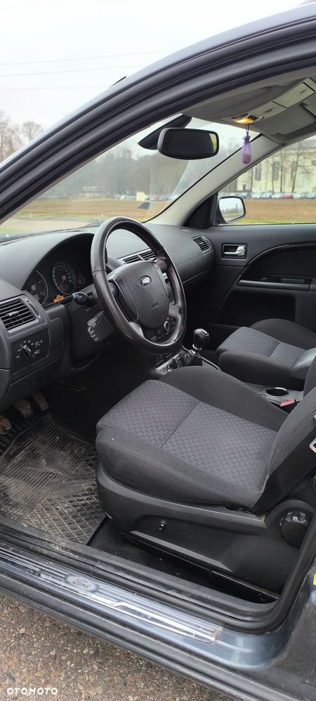 Ford Mondeo 2.0 TDCi Ghia - 12