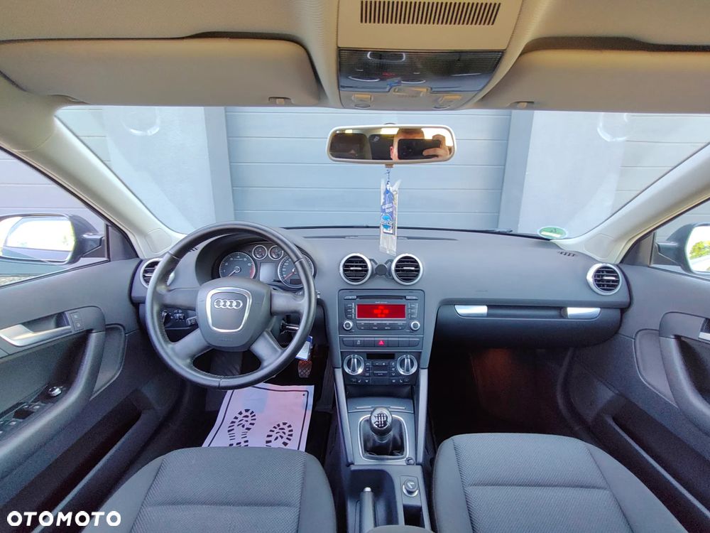 Audi A3 Sportback 1.6 Ambiente - 9