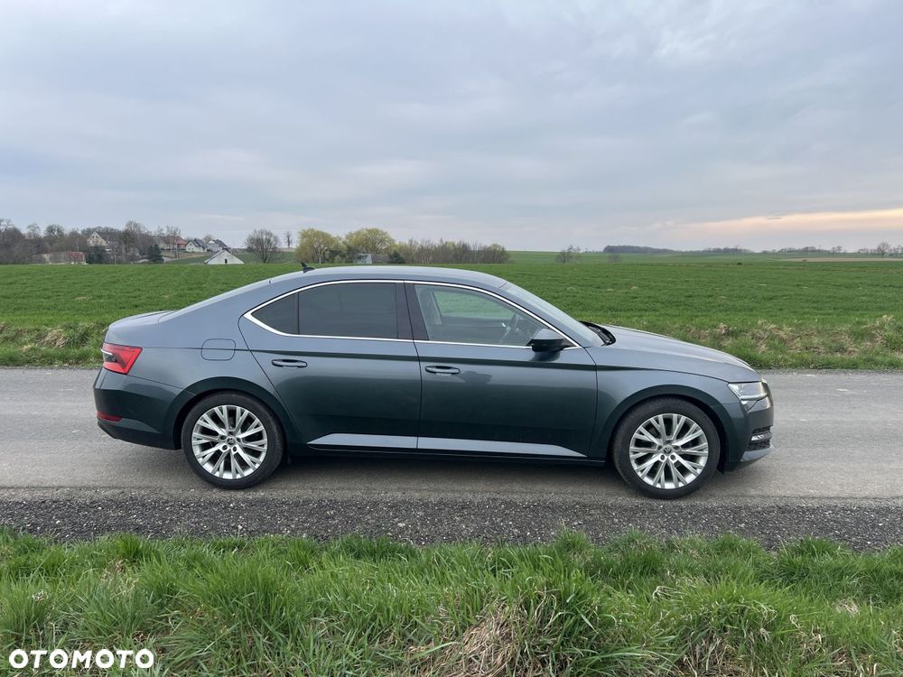 Skoda Superb 2.0 TDI SCR Ambition DSG - 2