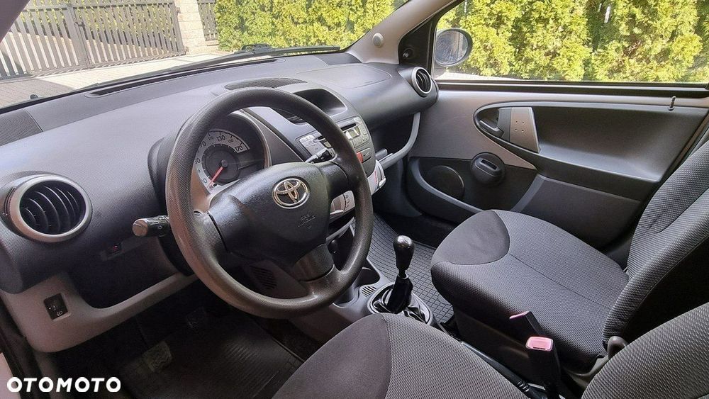 Toyota Aygo - 10