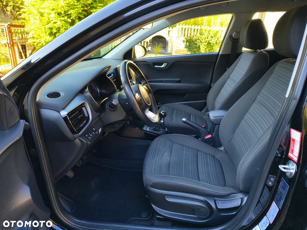 Kia Stonic 1.2 L Business Line - 34