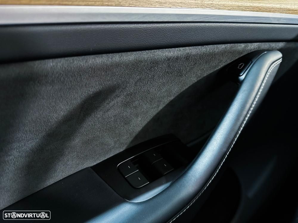 Tesla Model Y Standard - 28