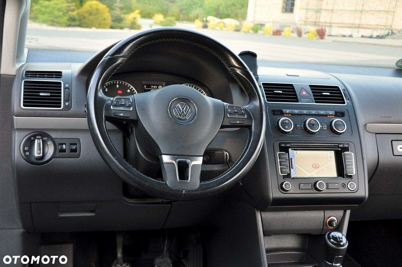 Volkswagen Touran - 31