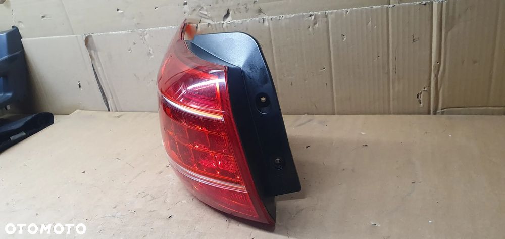 Lampa lewy tył tylna lewa w błotnik Kia Sportage III 3 - 4