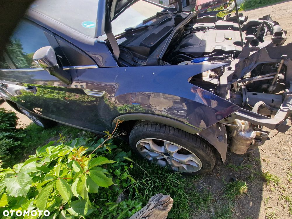 Błotnik  prawy  przód  ford  kuga  mk1  w  kolorze  E  0 - 1