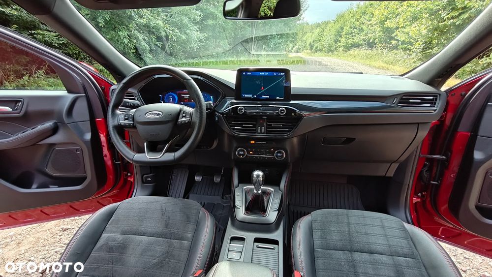 Ford Kuga 1.5 EcoBoost FWD ST-Line X - 22