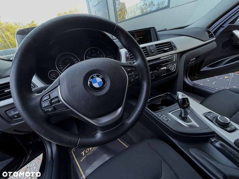 BMW Seria 3 320d - 28