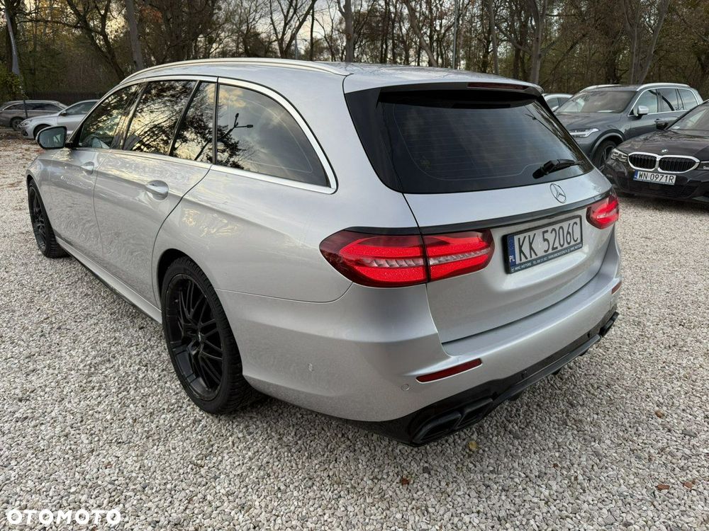 Mercedes-Benz Klasa E 400 4-Matic 9G-TRONIC - 19