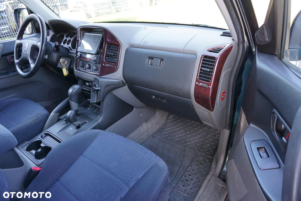 Mitsubishi Pajero 3.2 DID 7os (lea) - 16