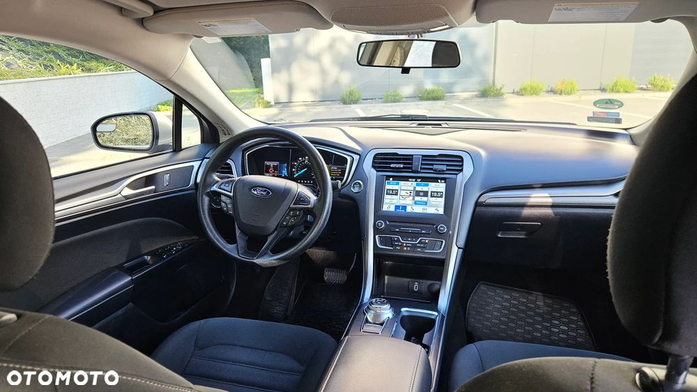 Ford Fusion - 17