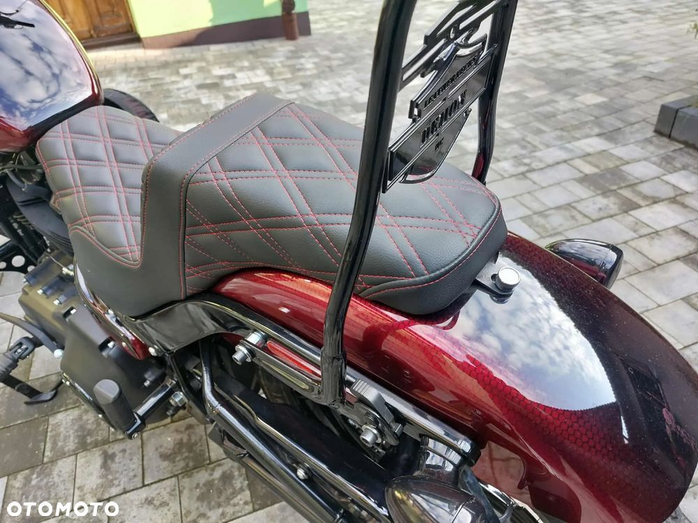 Harley-Davidson Softail Street Bob - 36