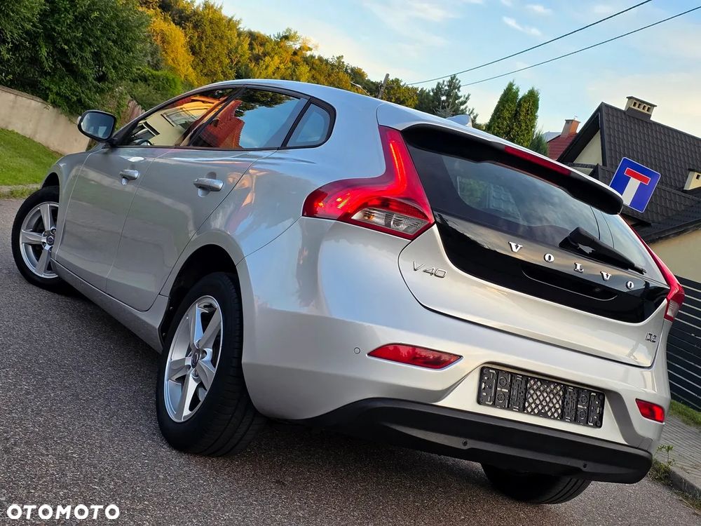 Volvo V40 D2 Momentum - 2