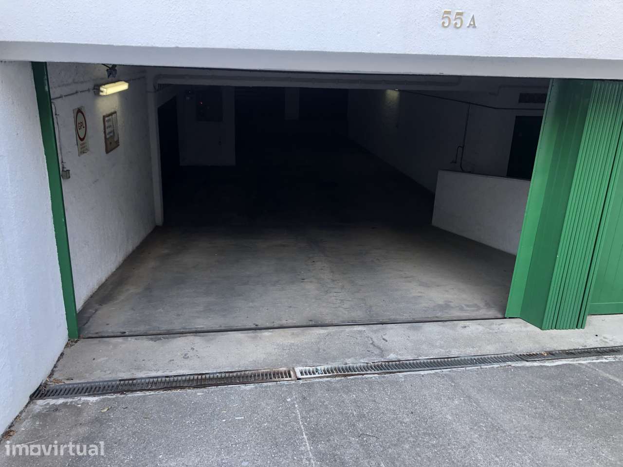 Garagem inserido em condomínio de garagens - Grande imagem: 2/4