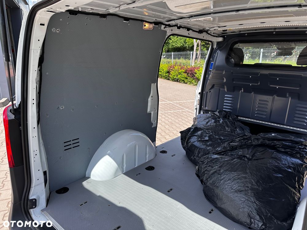 Mercedes-Benz VITO - 16
