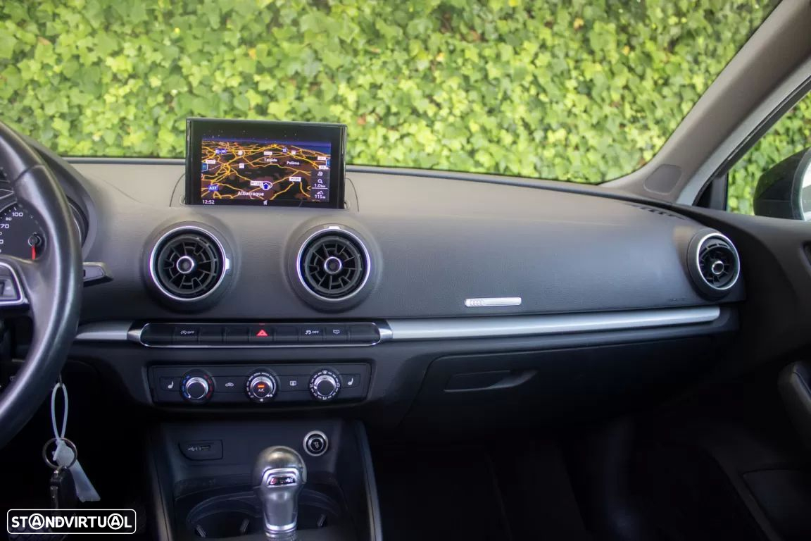 Audi A3 Sportback 30 TFSI S tronic - 16