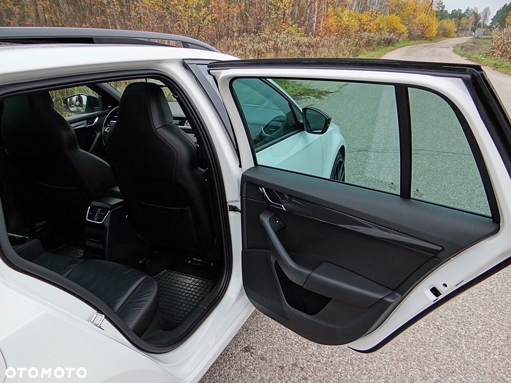 Skoda Octavia ver-2-0-tdi-4x4-rs-challenge-dsg - 26