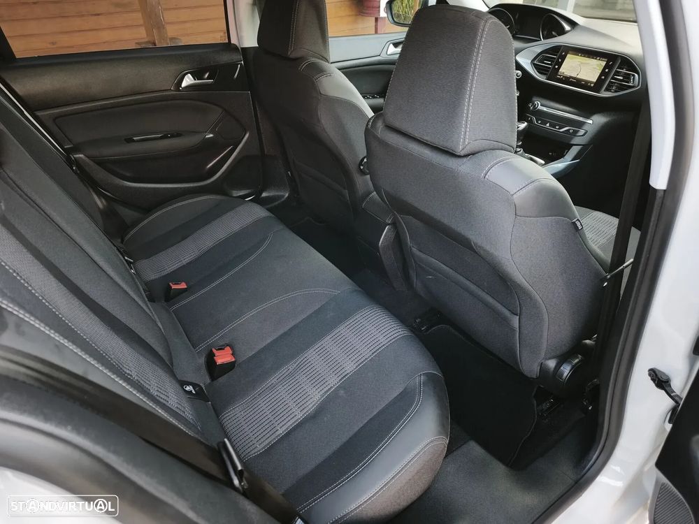 Peugeot 308 PureTech 130 Allure Pack - 16
