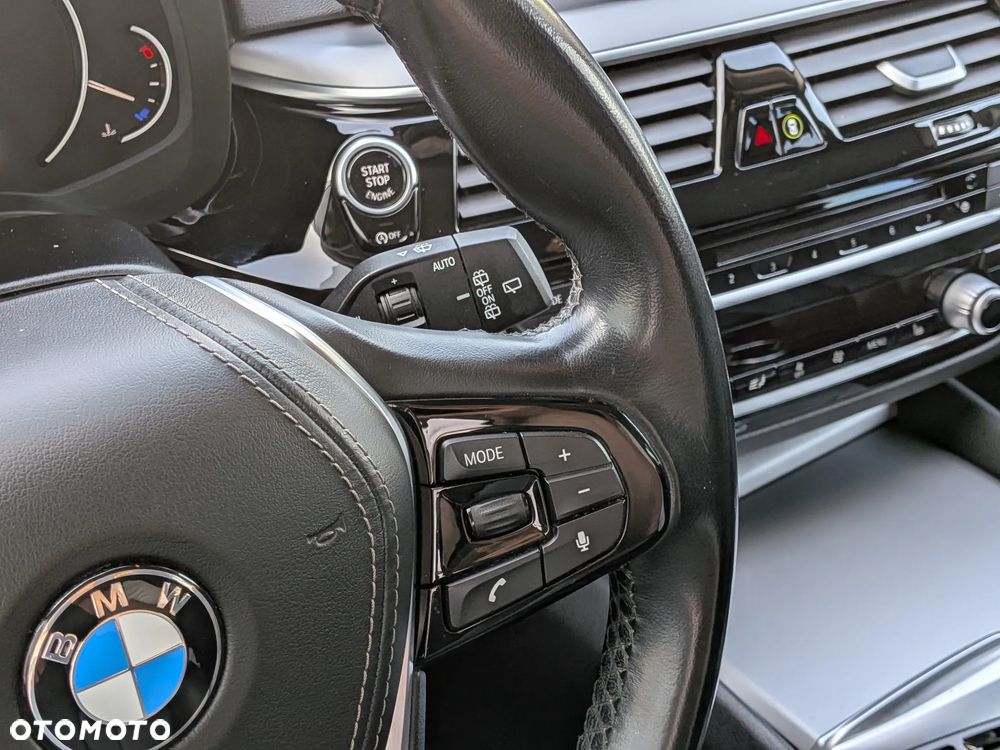BMW Seria 5 520d - 33