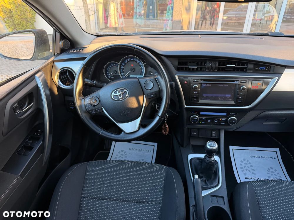 Toyota Auris 1.6 Executive - 7