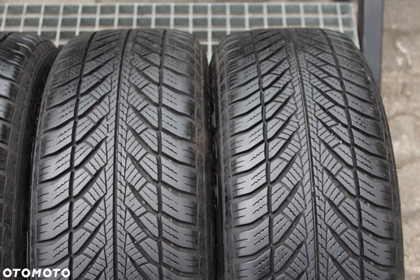2x 205/55R16 GOODYEAR ULTRAGRIP PERFORMANCE 2 RSC - 1