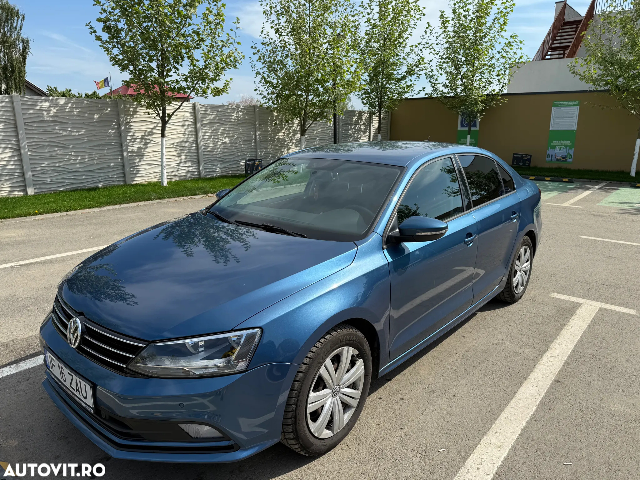 Volkswagen Jetta 1.2 TSI Trendline - 2