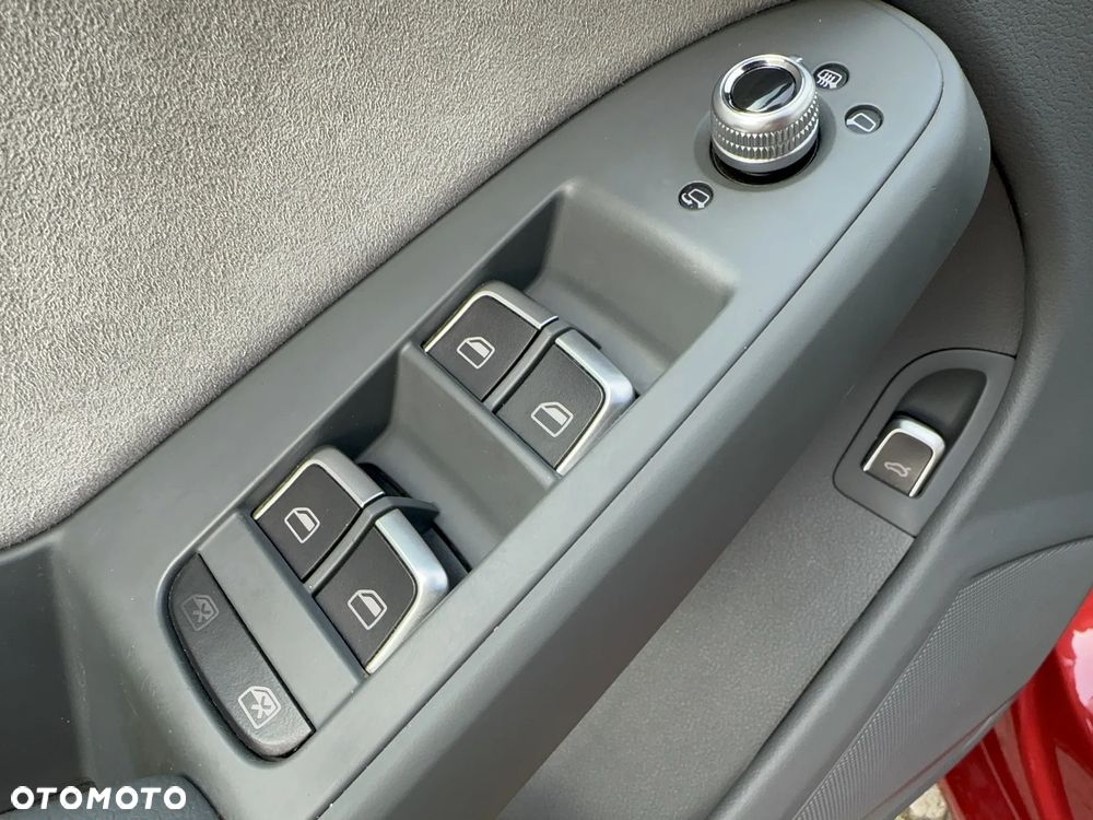 Audi A4 Limousine - 13