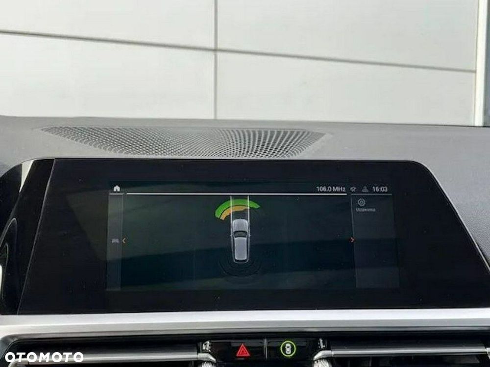 BMW Seria 3 318d Sport Line - 29