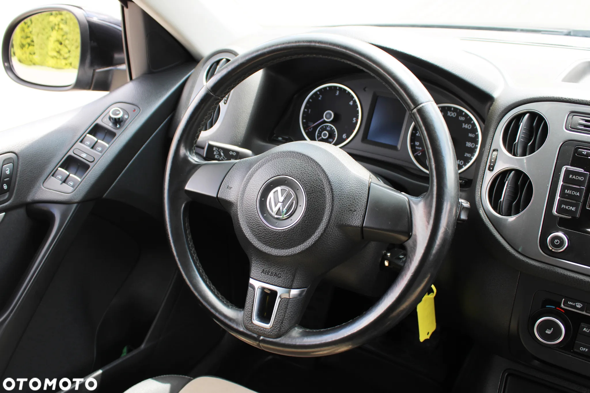 Volkswagen Tiguan - 19