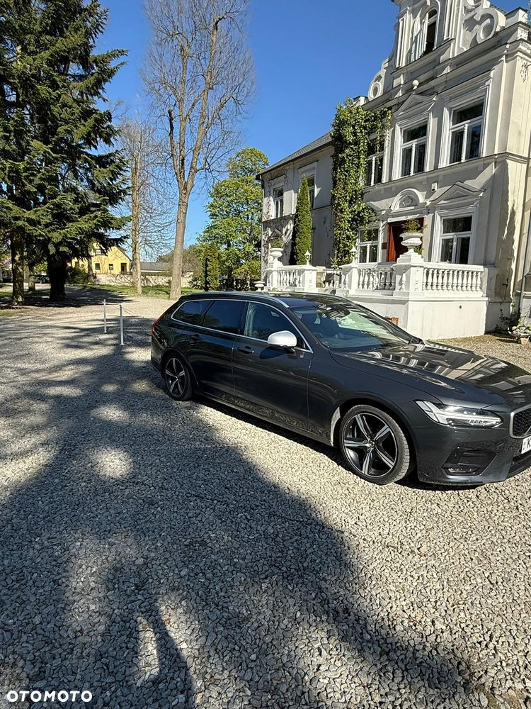 Volvo V90 D4 R-Design - 3
