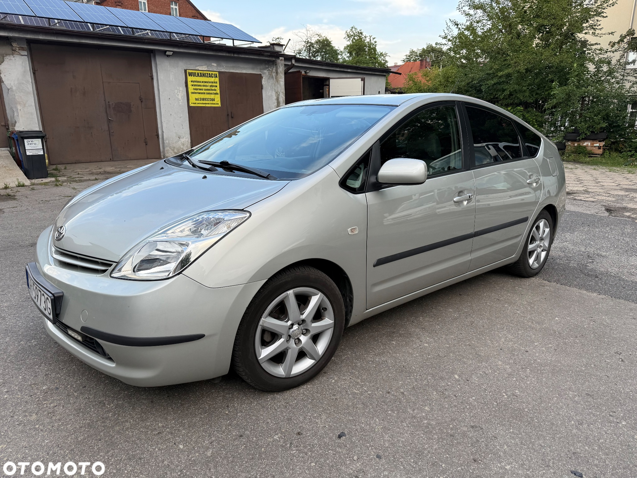 Toyota Prius (Hybrid) Executive - 7
