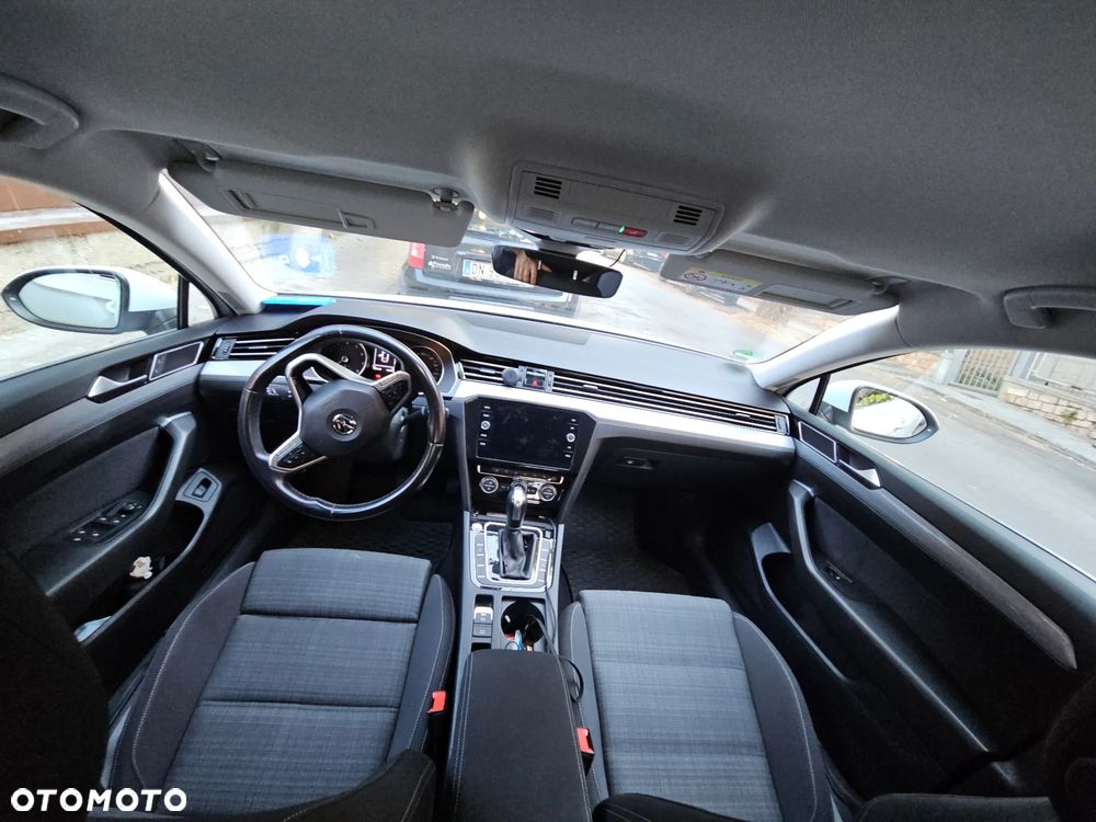 Volkswagen Passat 2.0 TSI Business DSG - 17