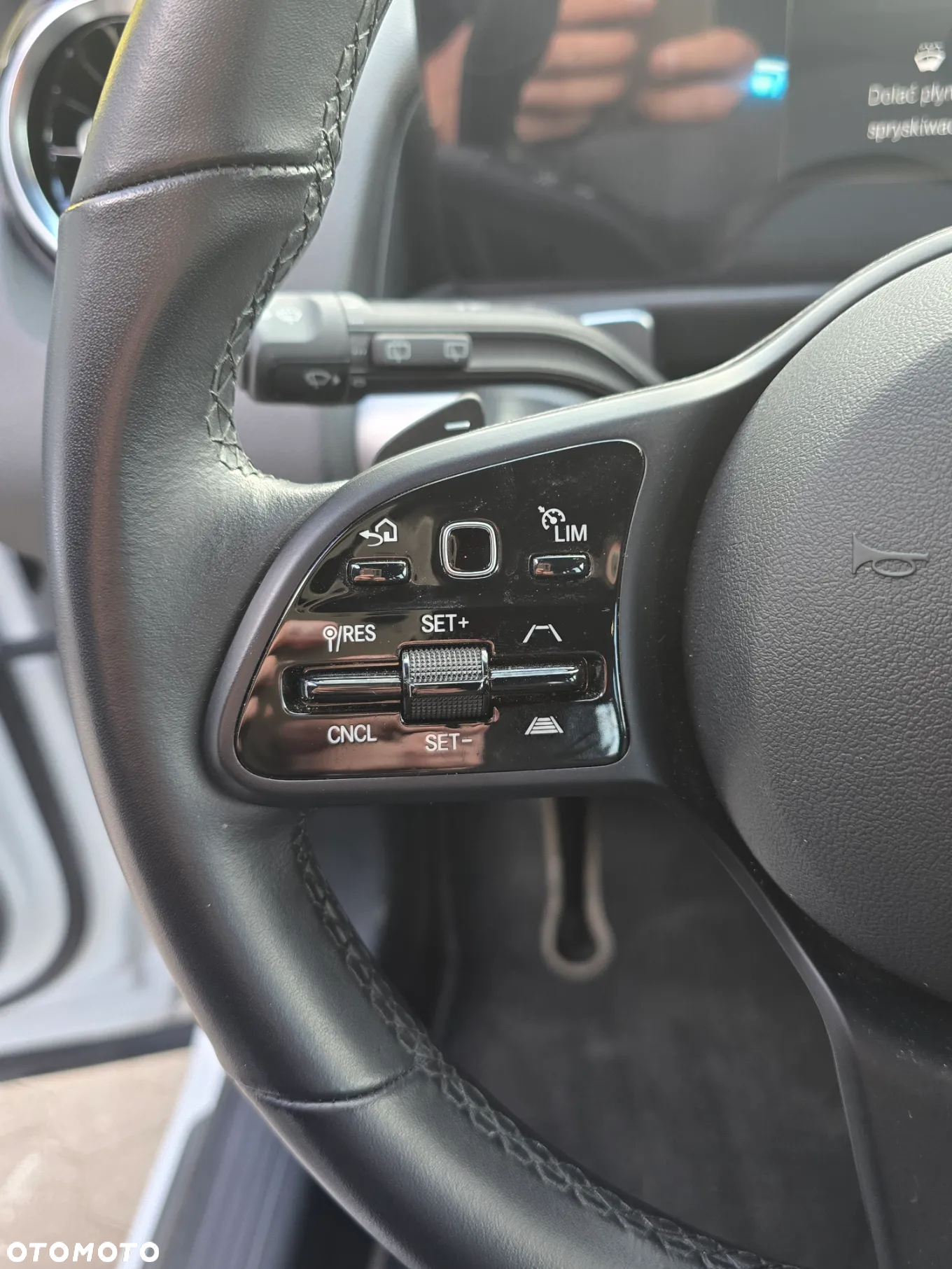 Mercedes-Benz GLB 200 Style 7G-DCT - 9