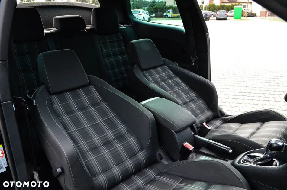 Volkswagen Golf VI 2.0 TDI GTD DSG - 36