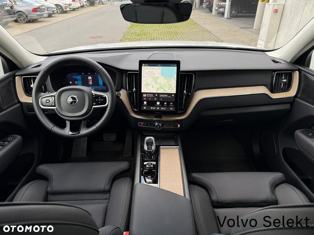 Volvo XC 60 B5 B AWD Plus Dark - 12