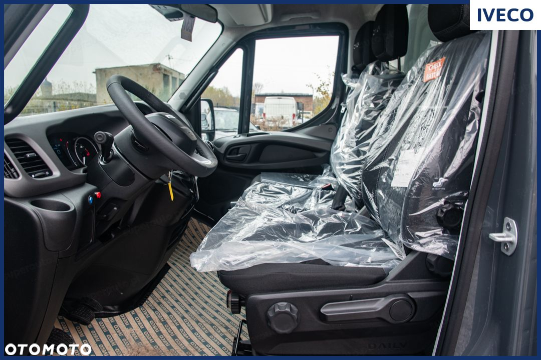 Iveco Daily 35S18 Kontener 8EP + Winda 180KM - 17