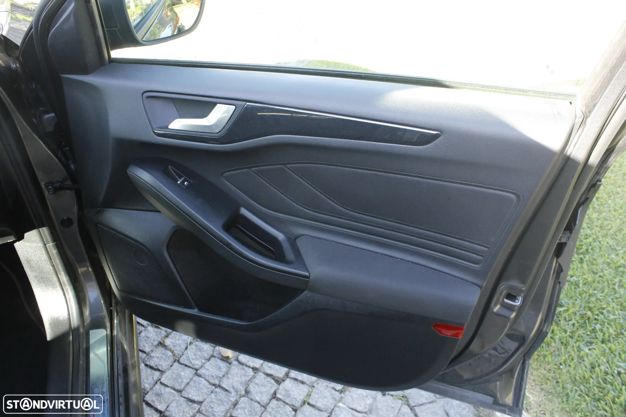 Ford Focus 1.0 EcoBoost MHEV ST-Line - 31