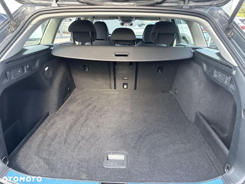 Volkswagen Passat - 23