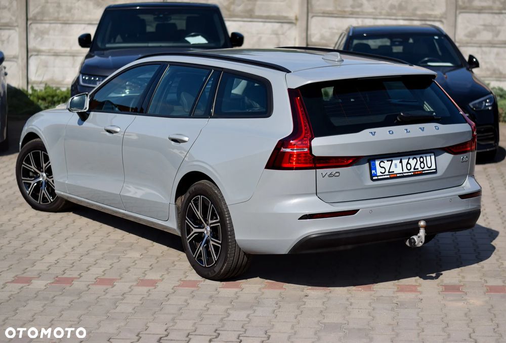 Volvo V60 B3 B DKG Momentum Pro - 9
