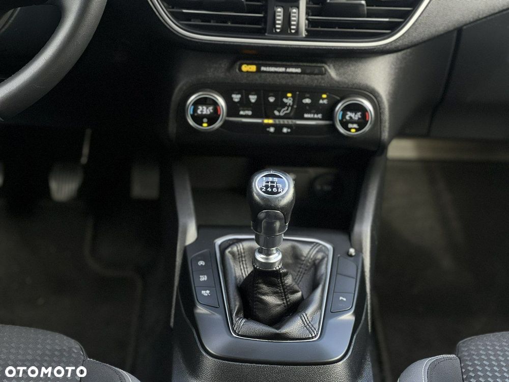 Ford Focus 1.0 EcoBoost Trend - 25
