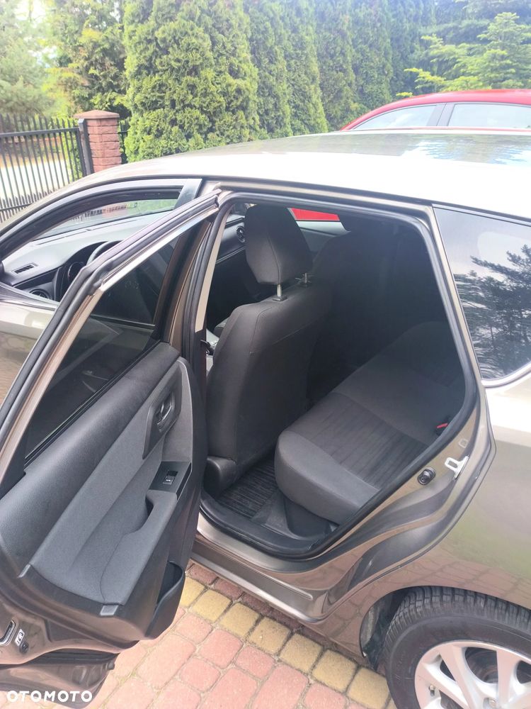 Toyota Auris Hybrid 135 Prestige - 9