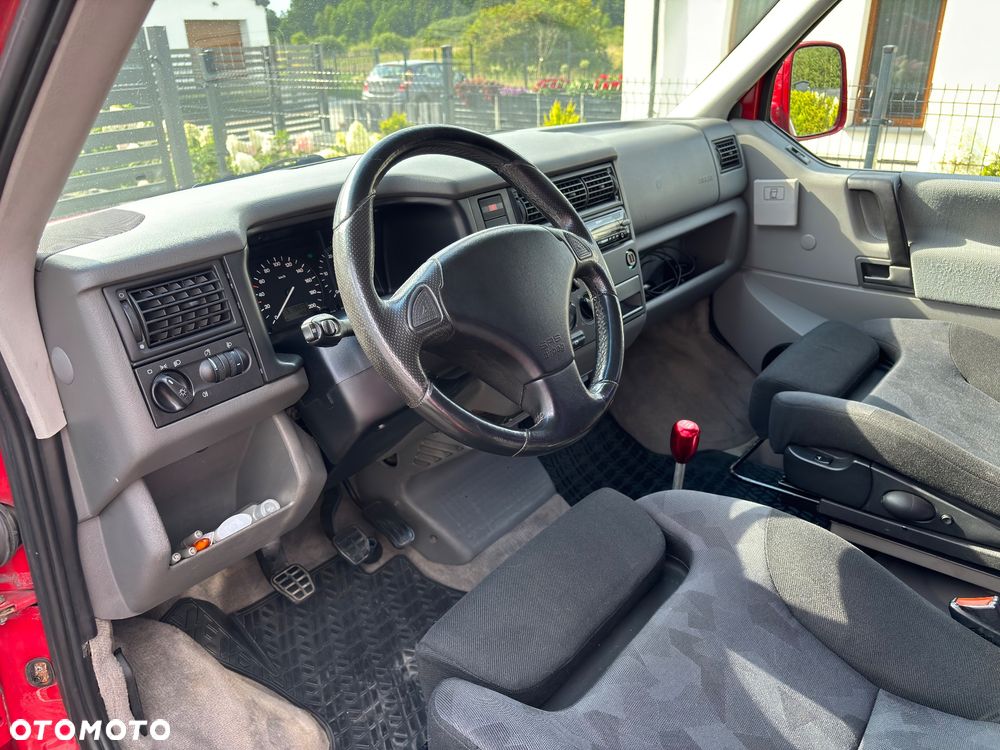 Volkswagen Multivan - 7
