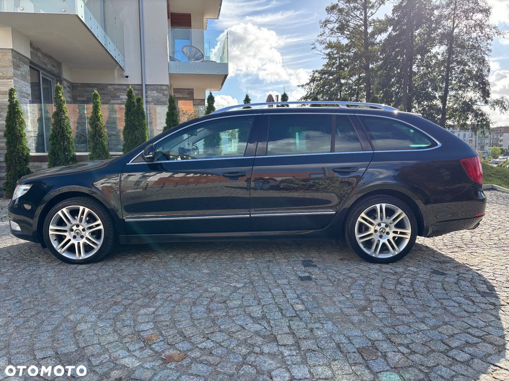 Skoda Superb 2011 photo 5