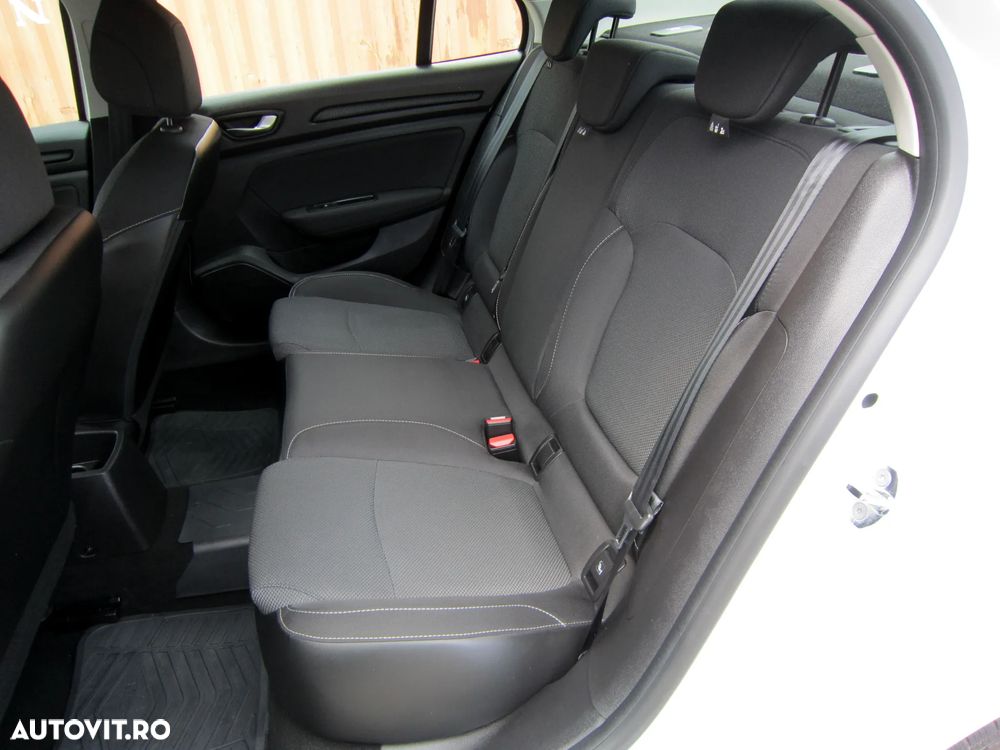 Renault Megane TCe Business - 9