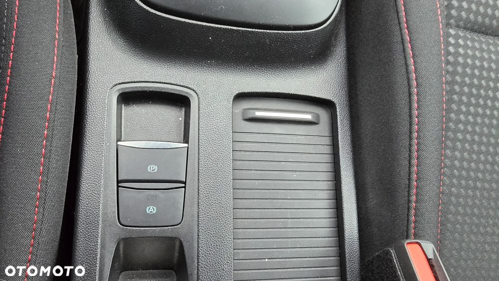 Ford Focus 1.0 EcoBoost ST-Line X - 23