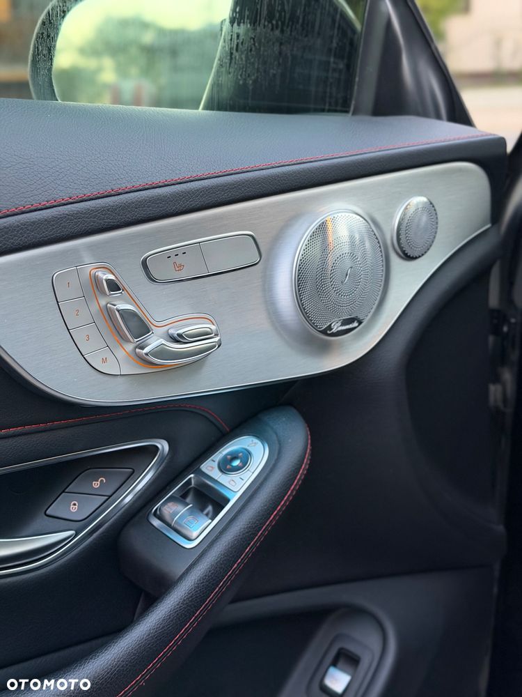 Mercedes-Benz Klasa C AMG 43 4-Matic - 12