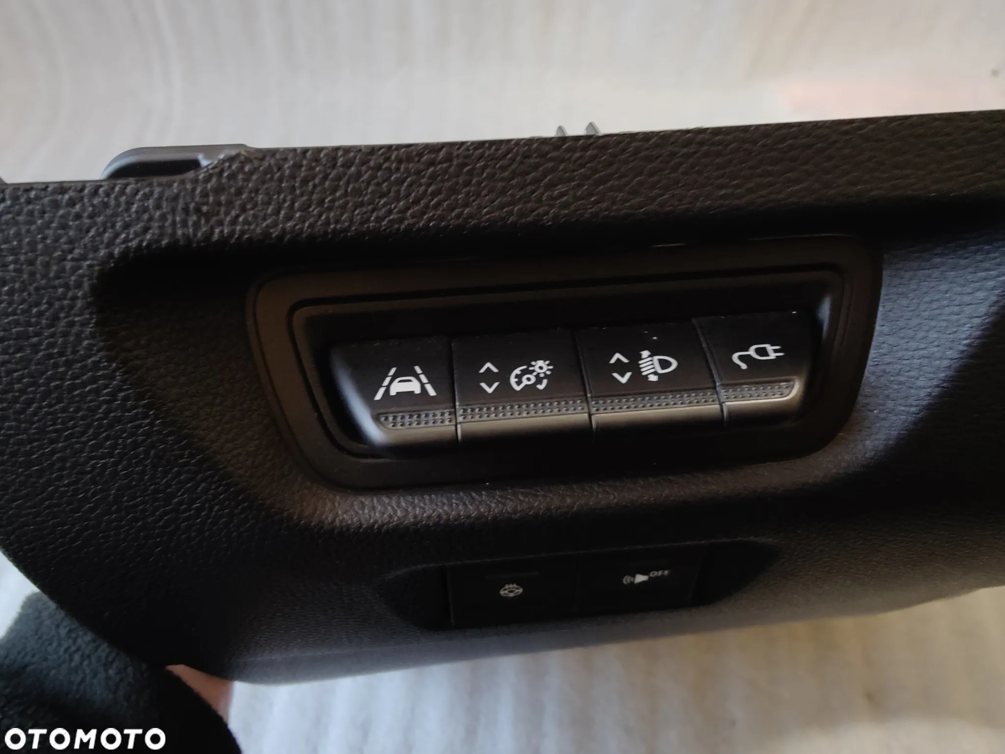 RENAULT ZOE II OSŁONA DESKI POD KIEROWNICE 689219524R - 4