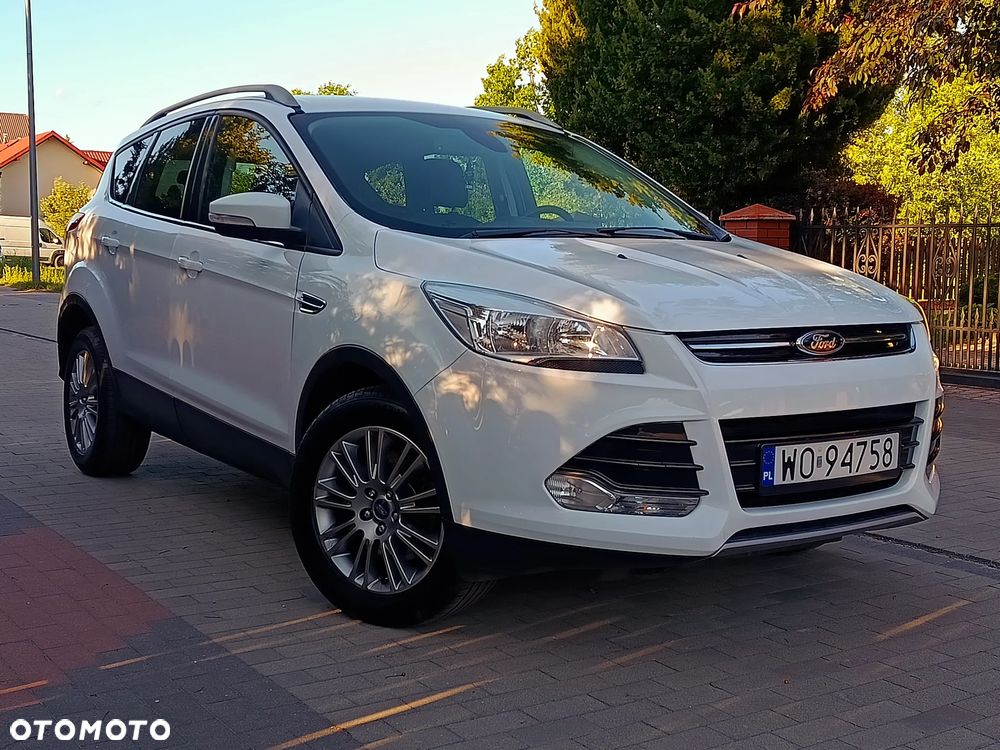 Ford Kuga 2.0 TDCi 2x4 Titanium - 4