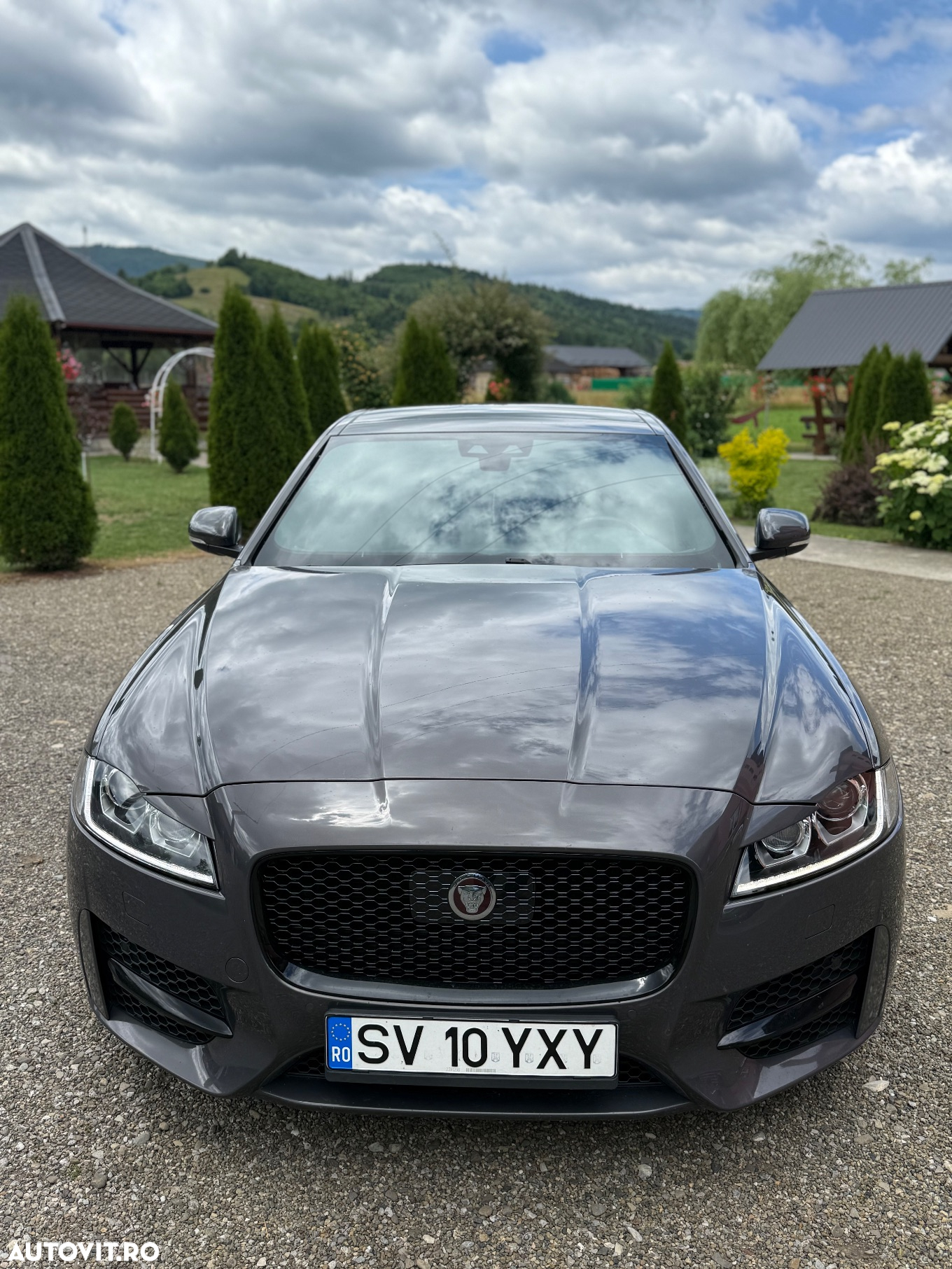 Jaguar XF 20d RWD R-Sport - 3
